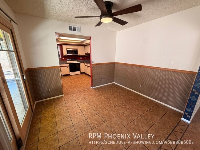 Building Photo - 8151 W Sierra Vista Dr