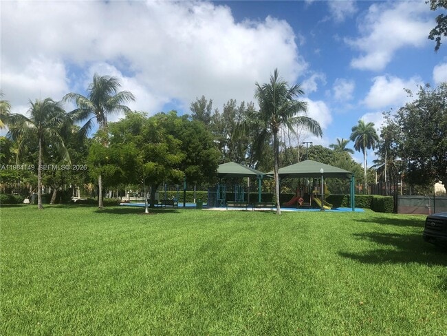 Building Photo - 265 Palm Ave