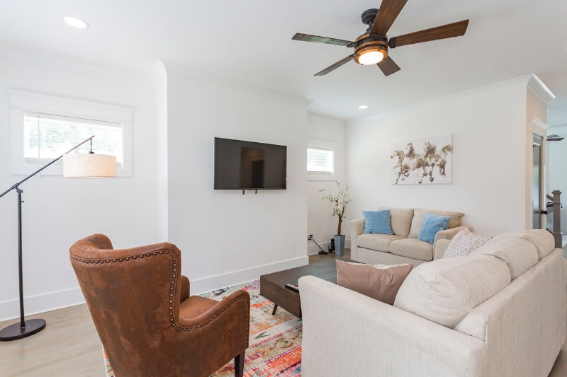 Building Photo - 716 29th Ave N