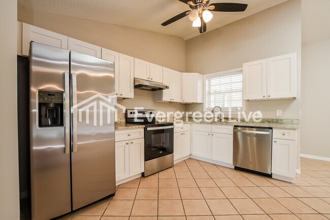 Building Photo - 2969 Ruskin St