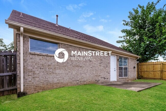 Building Photo - 3 Bedroom Pet-Friendly Home in CORDOVA, TN with Main Street Renewal