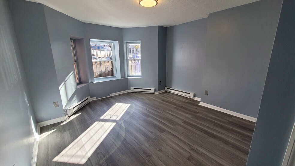 Building Photo - 2991 Washington St