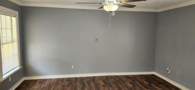 Building Photo - 5733 Dorbrandt St