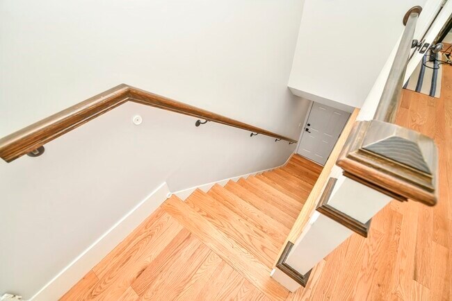 Building Photo - 938 Norwest Dr