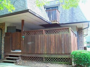 Building Photo - Spacious 3 bedroom in Finley Forest offers convenient location and neighborhood amenities