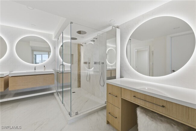 Building Photo - 4651 Gulf Shore Blvd N