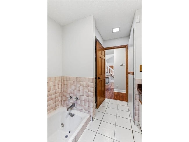 Building Photo - 5880 Christmas Lake Rd