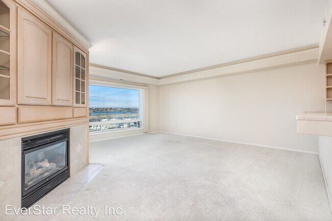 Primary Photo - 2 br, 2 bath House - 300 Col Pt Dr C-201
