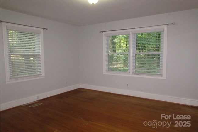 Building Photo - 501 Dunham Rd