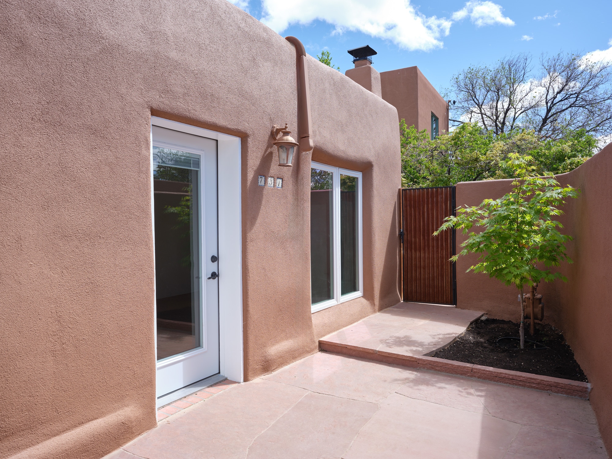 Building Photo - 731 Montez Pl