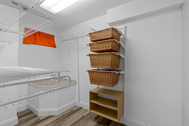 Building Photo - Luxury Remodeled 3Bed/2Bath w/ Finished Ba...