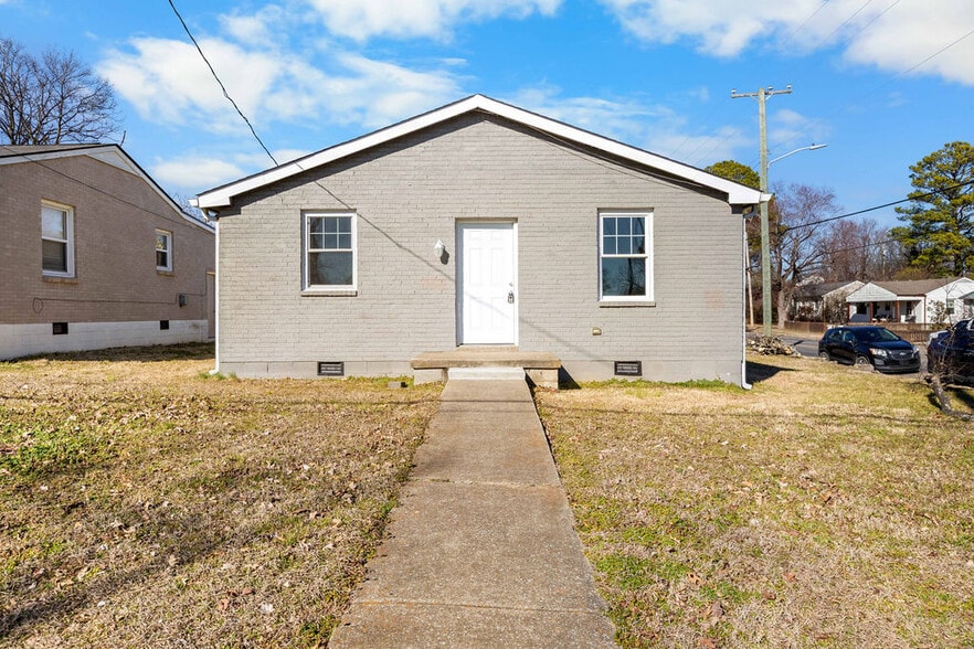 entrance unit A - 335 Grace St