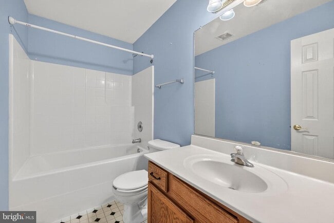 Building Photo - 33 Wild Rose Dr