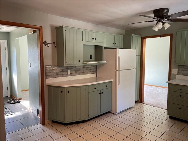 Building Photo - 524 Winston Dr