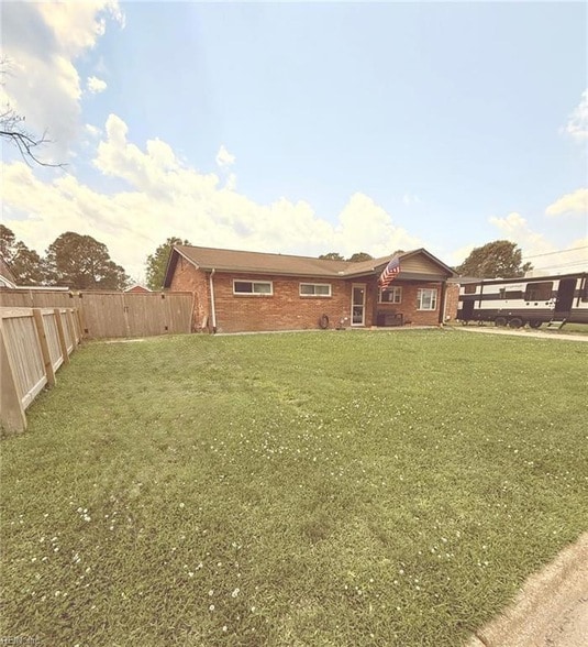 Building Photo - 3925 Galleon Dr