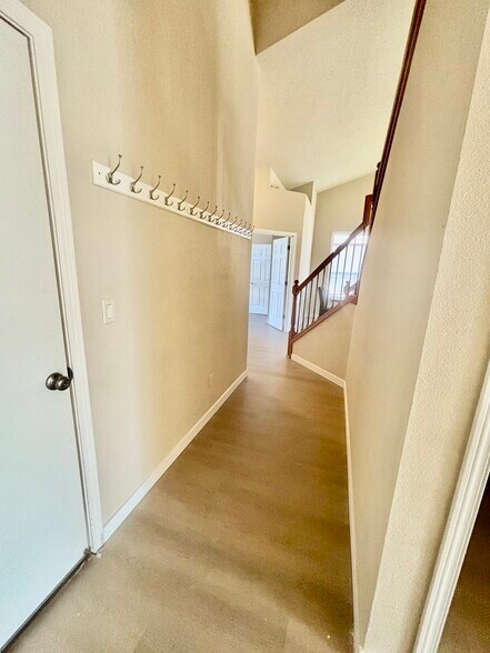 Building Photo - 5119 NE 90th St