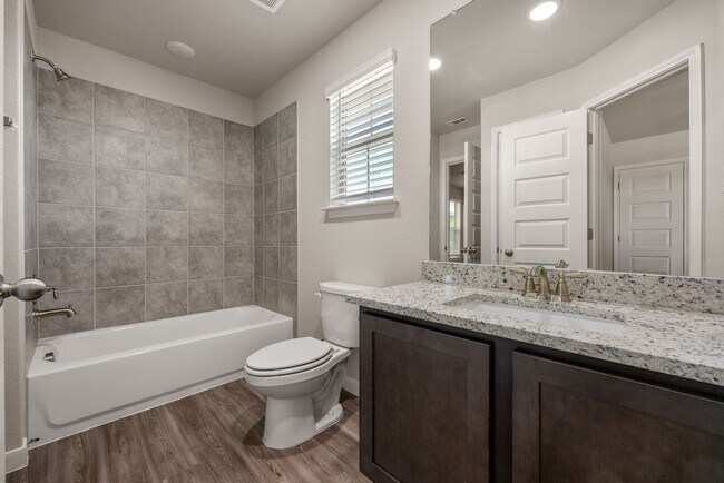 Building Photo - Modern 3-Bed, 2.5-Bath Townhome in New Bra...