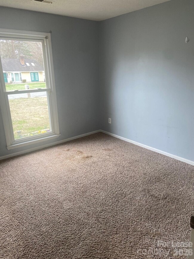 Building Photo - 6621 Pinta Ct