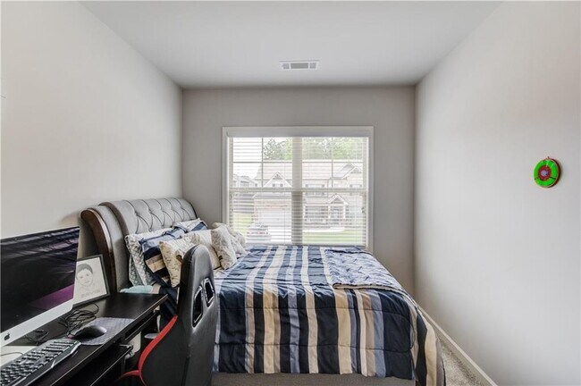 Building Photo - 404 Henson Farm Dr