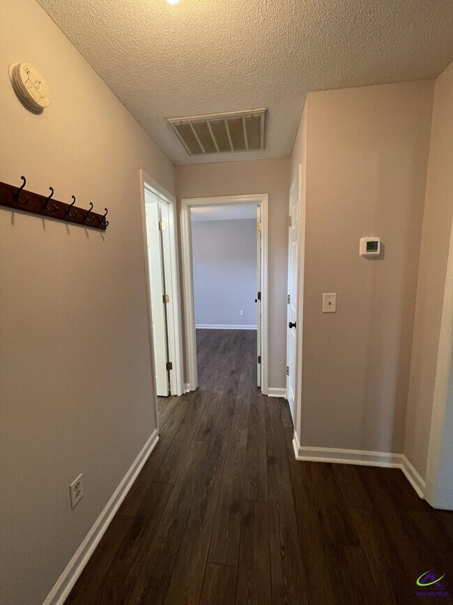 Building Photo - 102 S Gala Ct
