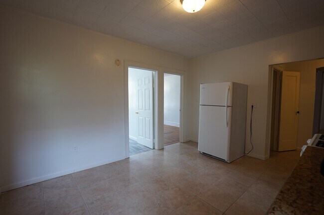 Building Photo - 573 Ave E