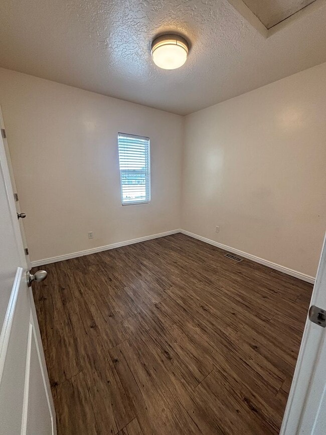 Building Photo - Home with Many Qualities! Commercial or residential