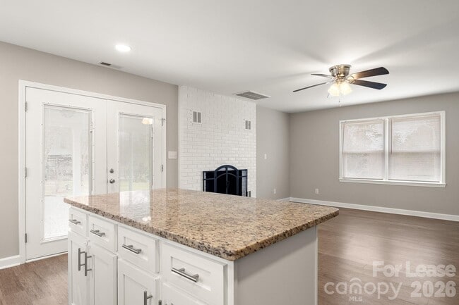 Building Photo - 11805 Harrisburg Rd