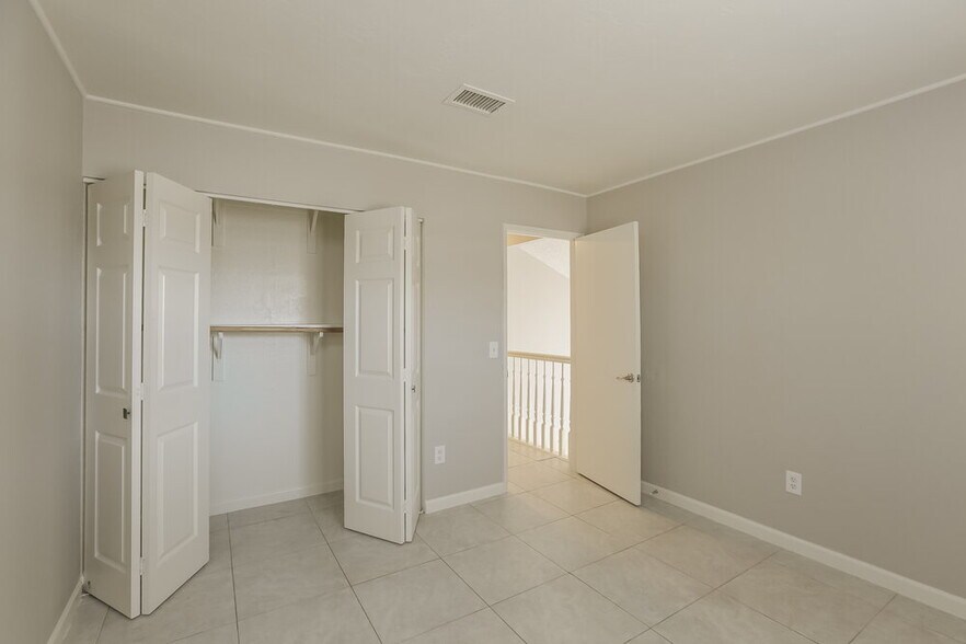 Building Photo - 1915 S 39th St