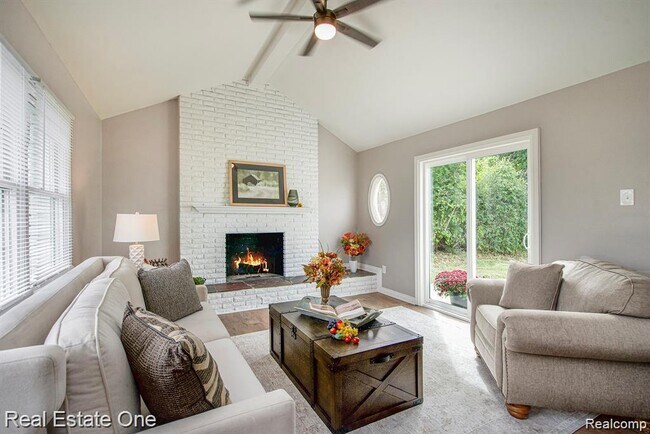 Building Photo - 51275 W Seven Mile Rd