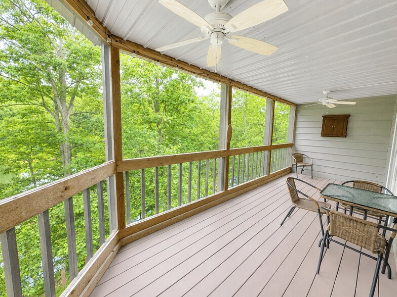 Building Photo - 9766 S Harbour Pointe Dr