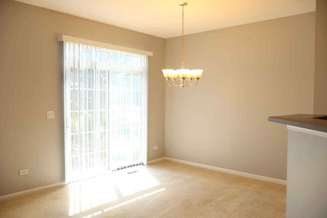 Building Photo - 267 S Alder Creek Dr