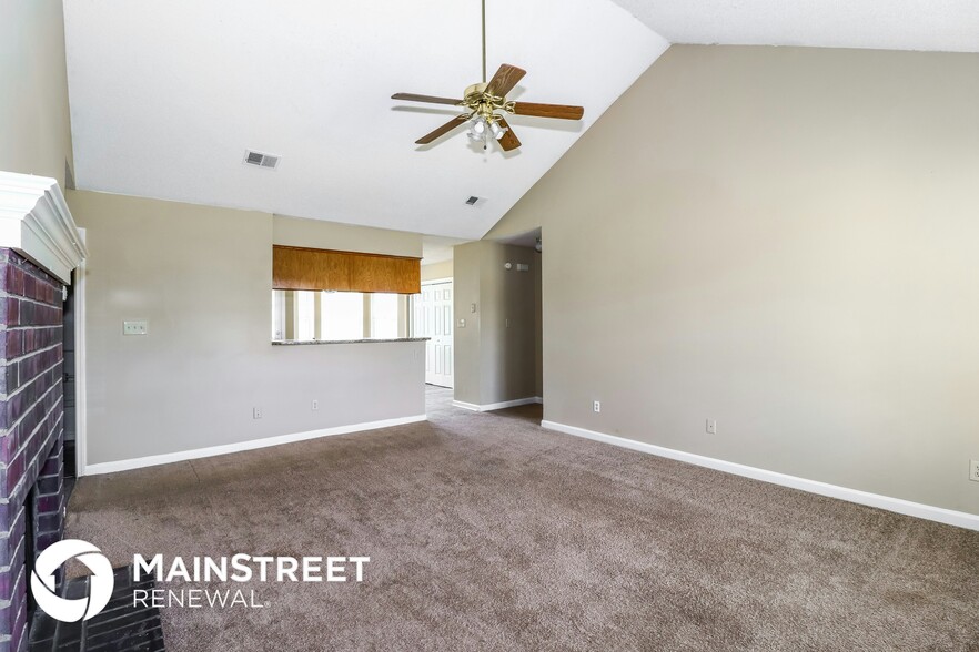 Building Photo - 7046 Foxhall Dr
