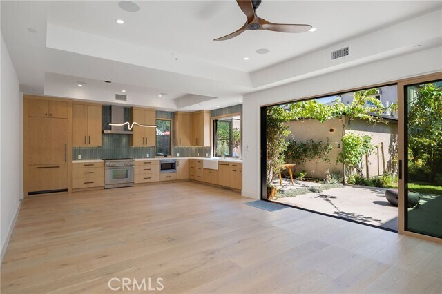 Building Photo - 1120 7th St