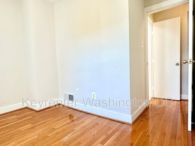 Building Photo - 1528 8th St NW