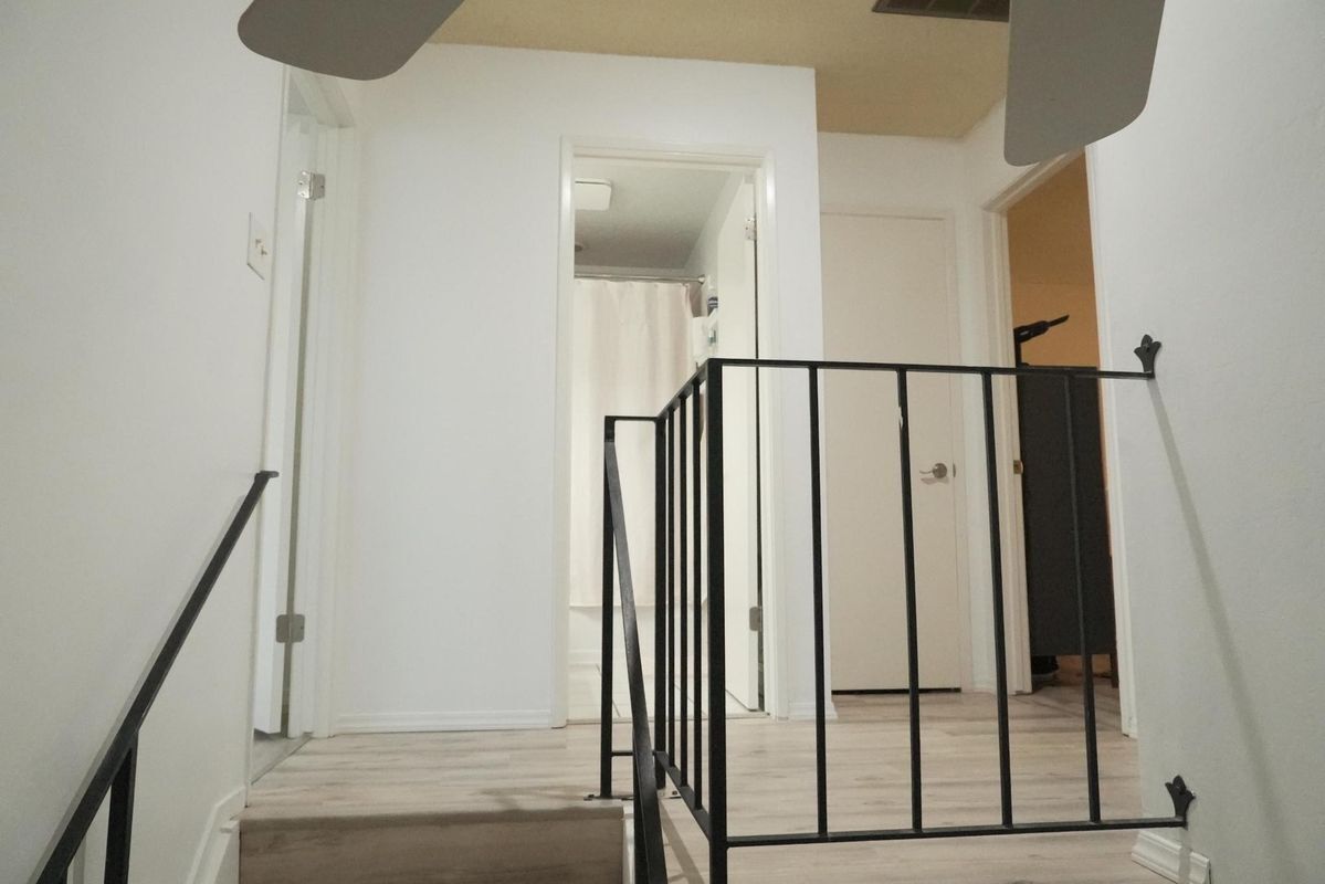 Building Photo - 6687 Greenback Ln