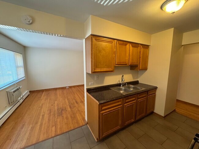 Building Photo - 3057 N Narragansett Ave