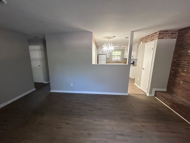 Building Photo - 528 Wessinger St