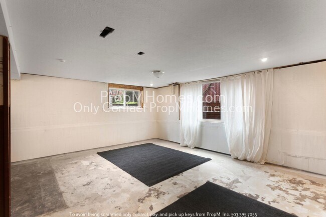 Building Photo - Discover Serenity in King Neighborhood!