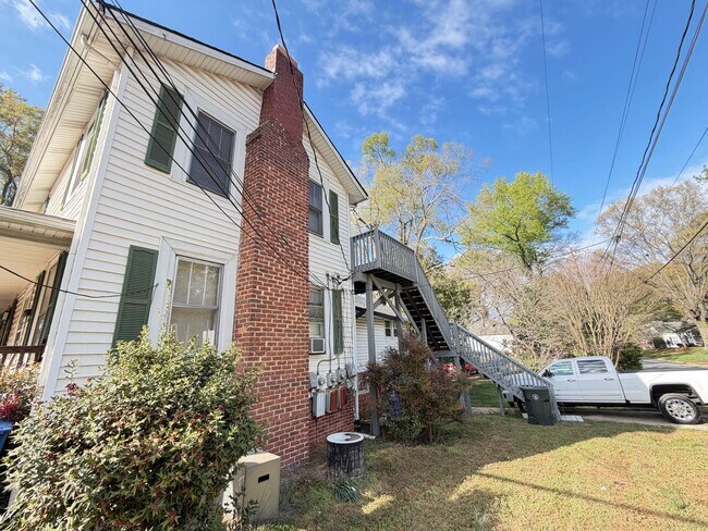 Building Photo - 220 E Center Ave