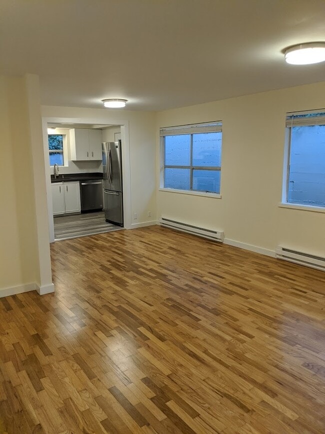 Building Photo - 2621 22nd Ave W