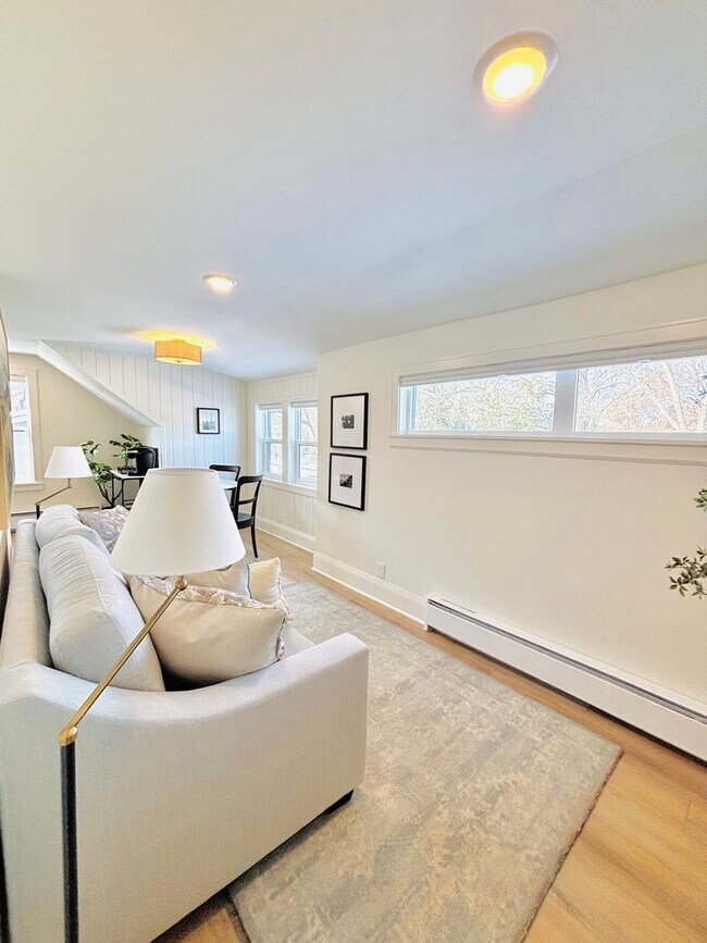 Building Photo - 7713 Knoll St