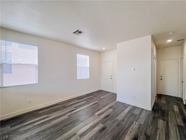 Building Photo - 8913 Kingswood Dr