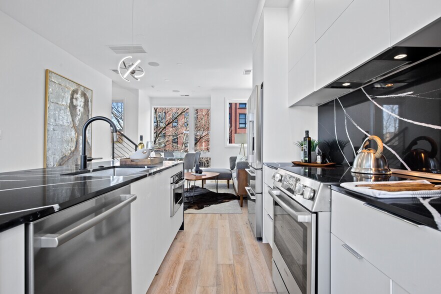 Kitchen with modern appliances - 808 13th St NE