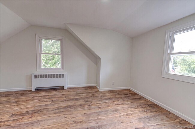 Building Photo - 2528 Marshall Ave