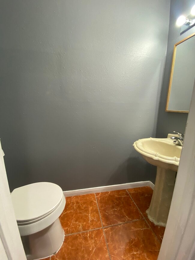 Building Photo - 4238 Field Meadow Dr