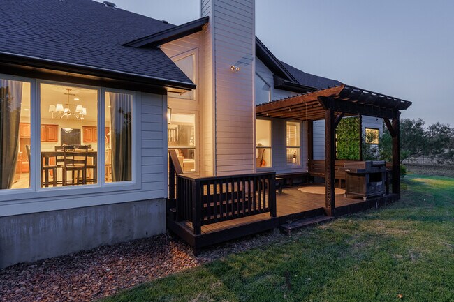 Building Photo - 435 Oxbow Trail