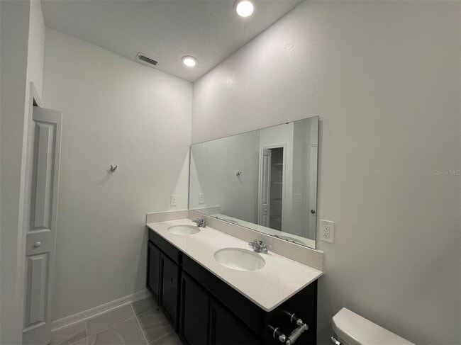 Building Photo - 835 Ofanto Wy