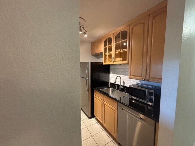 Building Photo - Resort living in Siena Hills-Condo with Pool, Gym and more!