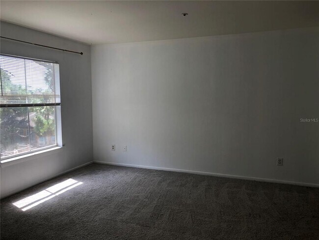 Building Photo - 482 N Pin Oak Pl