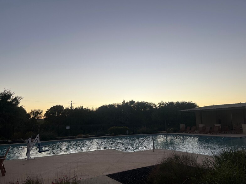 Building Photo - 2038 Rhesus Vw